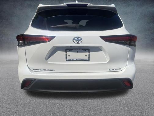 Blizzard Pearl 2020 Toyota Highlander XLE