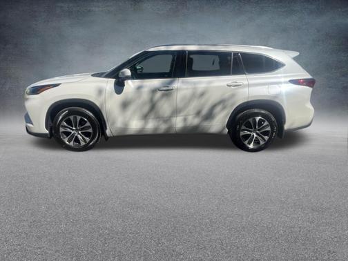 Blizzard Pearl 2020 Toyota Highlander XLE