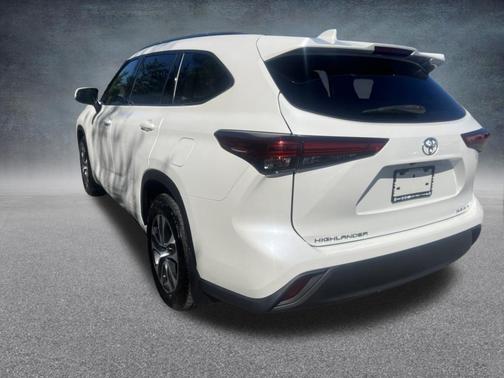 Blizzard Pearl 2020 Toyota Highlander XLE