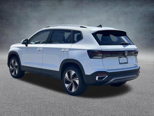 Pure White 2026 Volkswagen Taos 1.5T SE
