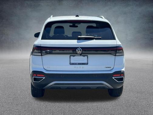 Pure White 2026 Volkswagen Taos 1.5T SE
