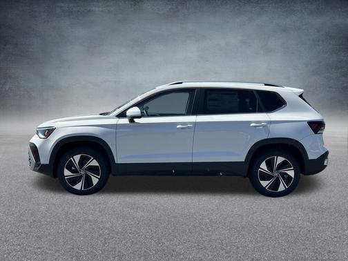 Pure White 2026 Volkswagen Taos 1.5T SE
