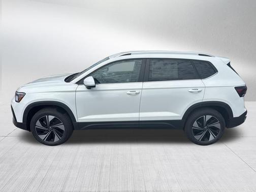 Pure White 2026 Volkswagen Taos 1.5T SE