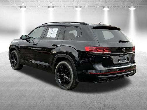 Deep Black Pearl Effect 2023 Volkswagen Atlas 3.6 V6 SEL R-Line Black