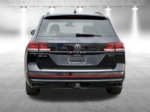 Deep Black Pearl Effect 2023 Volkswagen Atlas 3.6 V6 SEL R-Line Black