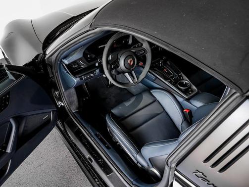 2025 Porsche 911 Targa 4 GTS