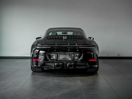 2025 Porsche 911 Targa 4 GTS