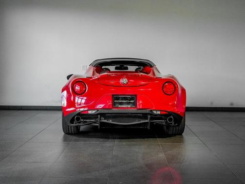 2020 Alfa Romeo 4C Spider Base