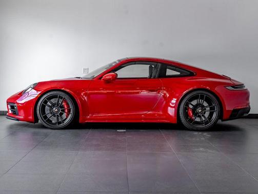 2024 Porsche 911 Carrera 4 GTS