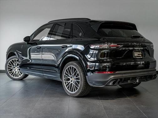 2023 Porsche Cayenne Platinum Edition