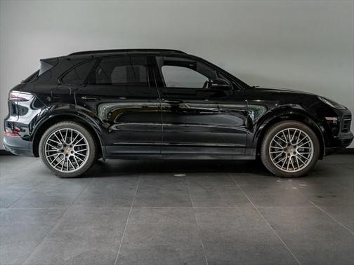 2023 Porsche Cayenne Platinum Edition