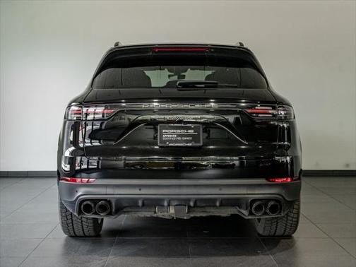 2023 Porsche Cayenne Platinum Edition