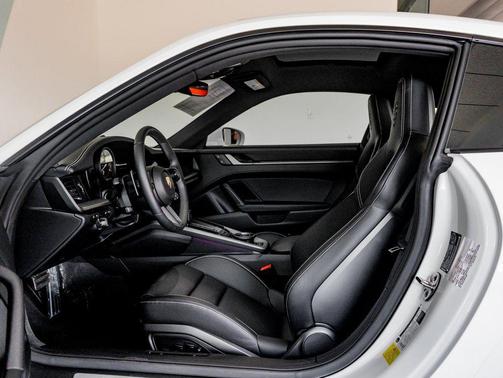 2024 Porsche 911 Carrera 4S