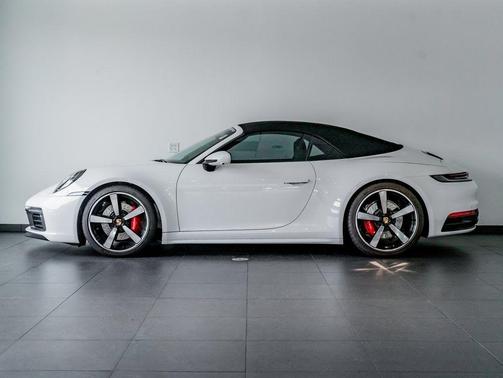 2024 Porsche 911 Carrera 4S Cabriolet
