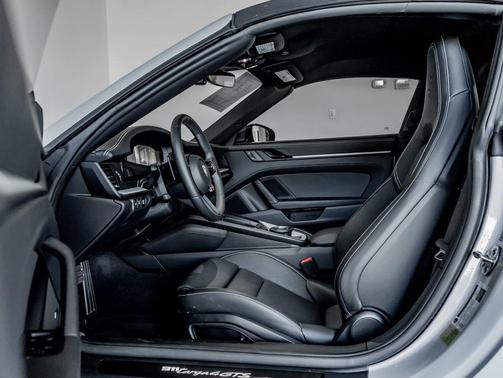 2025 Porsche 911 Targa 4 GTS