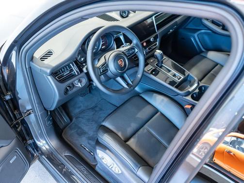 Volcano Grey Metallic 2026 Porsche Macan Macan