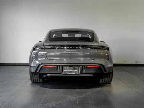 2026 Porsche Taycan 