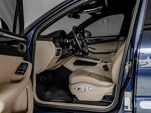 2024 Porsche Macan Base (PDK)
