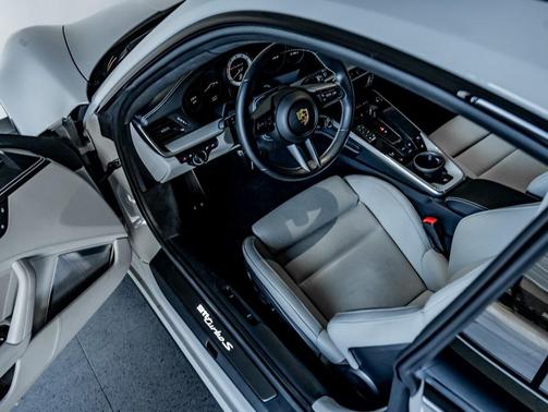 2022 Porsche 911 Turbo S