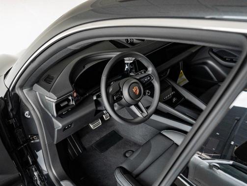 2025 Porsche Macan 4S