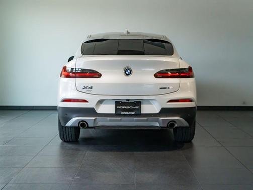 Mineral White Metallic 2021 BMW X4 xDrive30i