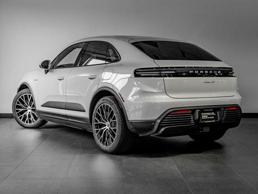 2025 Porsche Macan 4
