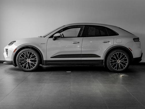 2025 Porsche Macan 4