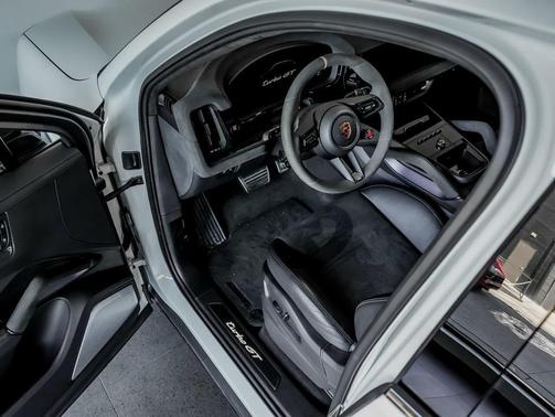 2024 Porsche Cayenne Turbo GT
