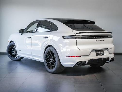 Carrara White Metallic 2026 Porsche Cayenne GTS