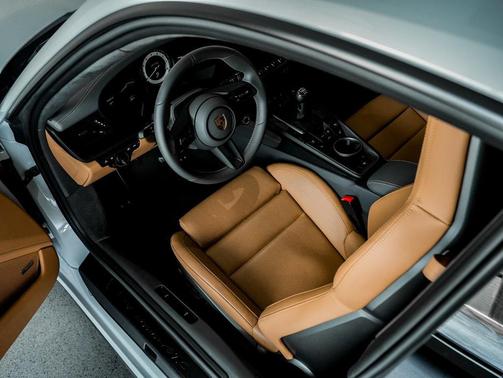 2023 Porsche 911 Carrera GTS