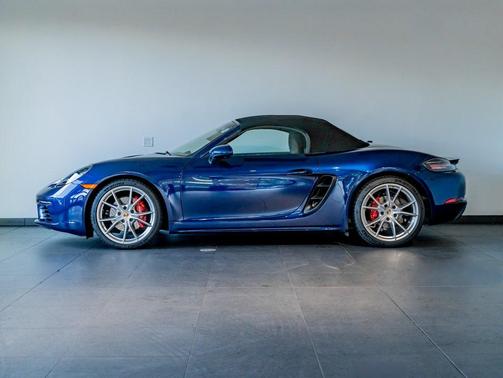 2024 Porsche 718 Boxster S