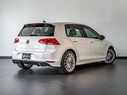 2016 Volkswagen Golf R 4-Door