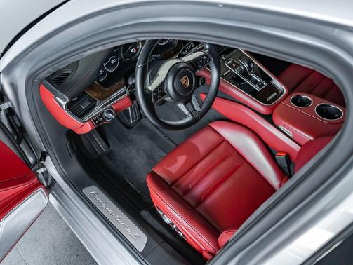 2018 Porsche Panamera Turbo