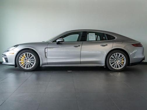 2018 Porsche Panamera Turbo
