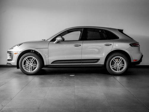 Dolomite Silver Metallic 2026 Porsche Macan