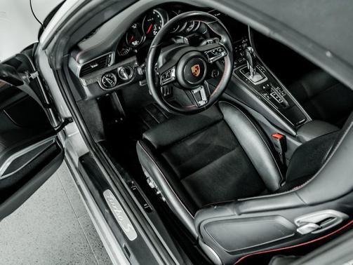 2019 Porsche 911 Turbo S