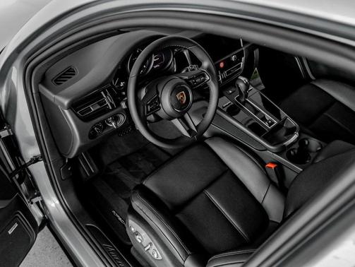 Dolomite Silver Metallic 2026 Porsche Macan Macan Sport Edition