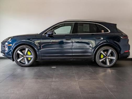 2024 Porsche Cayenne E-Hybrid S