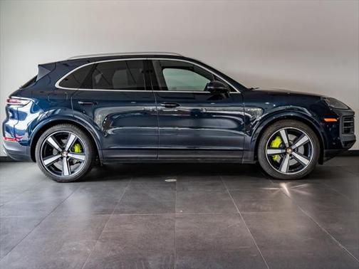 2024 Porsche Cayenne E-Hybrid S