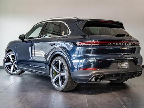 2024 Porsche Cayenne E-Hybrid S