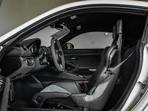 2024 Porsche 718 Cayman GT4 RS