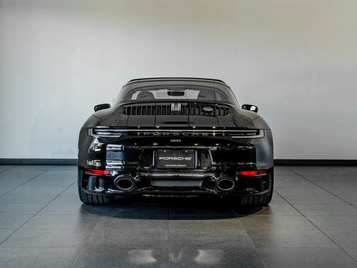 2022 Porsche 911 Targa