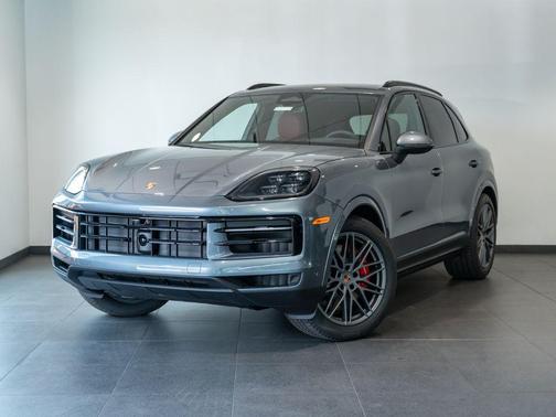 Vanadium Grey Metallic 2026 Porsche Cayenne S