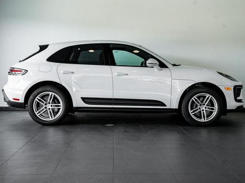 2025 Porsche Macan 