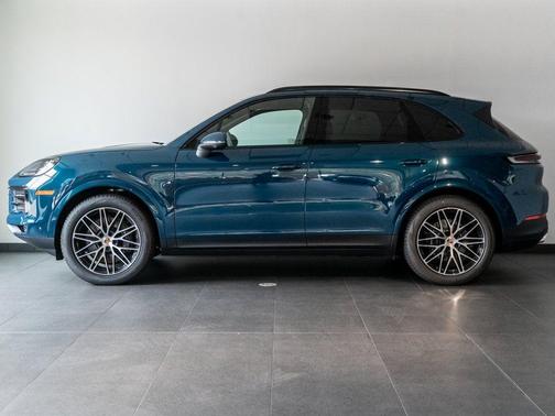 Montego Blue Metallic 2025 Porsche Cayenne Cayenne