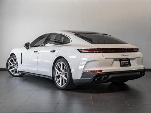 2024 Porsche Panamera 4