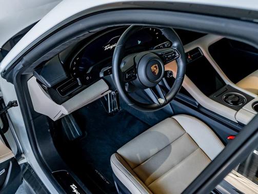 2022 Porsche Taycan Turbo