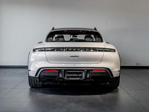 2022 Porsche Taycan Turbo