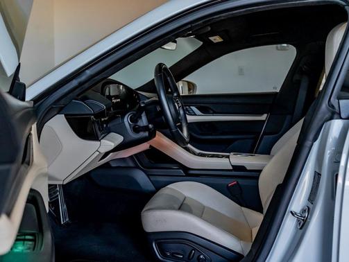 2022 Porsche Taycan Turbo
