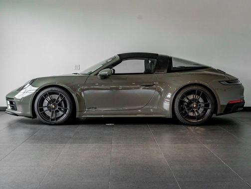 2024 Porsche 911 Targa 4 GTS